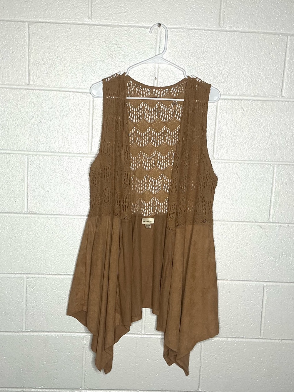 < Belle Du Jour Boho Style Open Knit Vest Size 2X >
